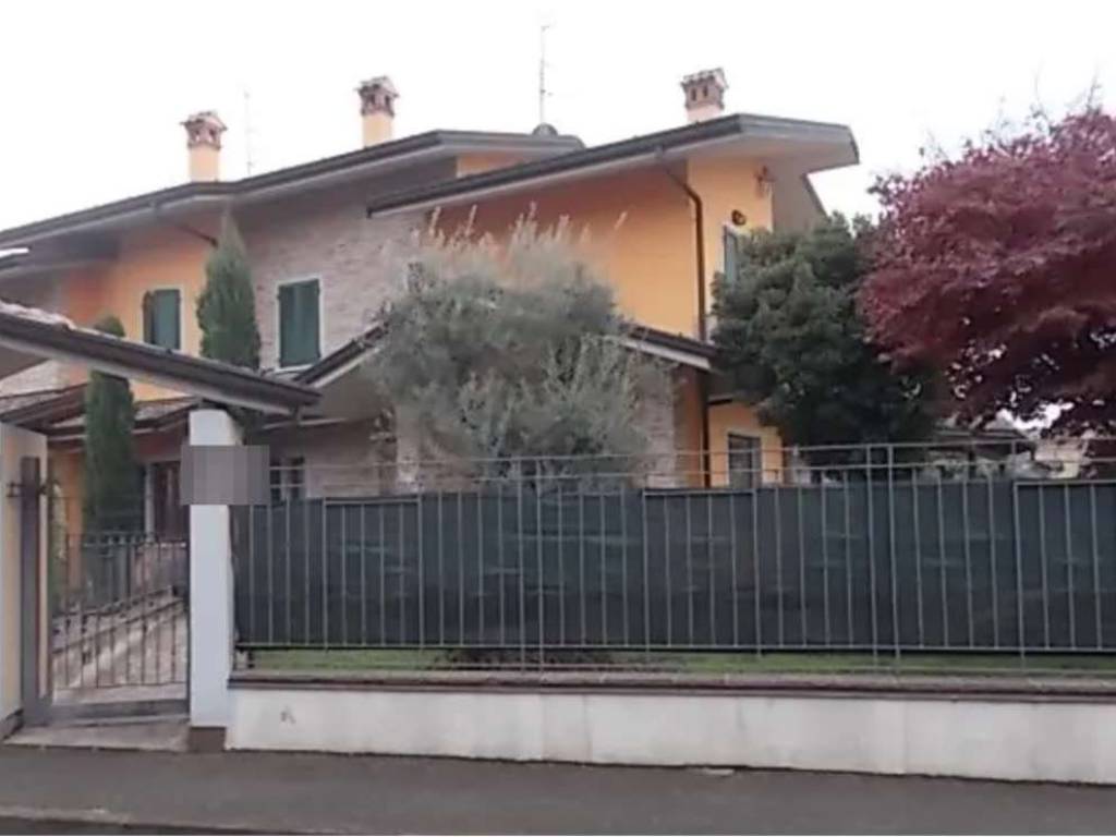 casa indipendente in vendita a Cologno al Serio