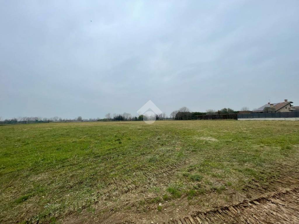 terreno agricolo in vendita a Cologno al Serio