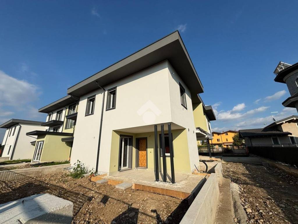 casa indipendente in vendita a Cologno al Serio