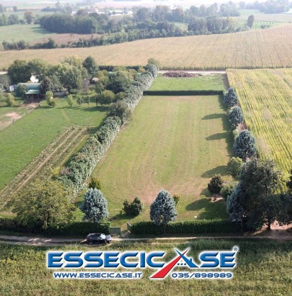 terreno edificabile in vendita a Cologno al Serio