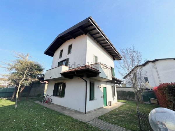 casa indipendente in vendita a Cologno al Serio