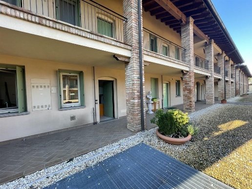 appartamento in vendita a Cologno al Serio in zona Castel Liteggio