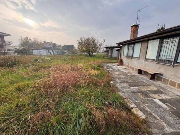 terreno edificabile in vendita a Cologno al Serio