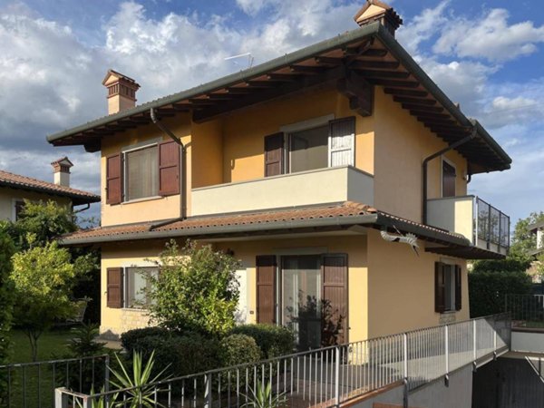 casa indipendente in vendita a Cologno al Serio