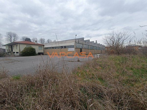 capannone in vendita a Cologno al Serio