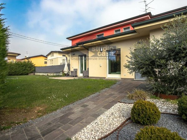 casa indipendente in vendita a Cologno al Serio