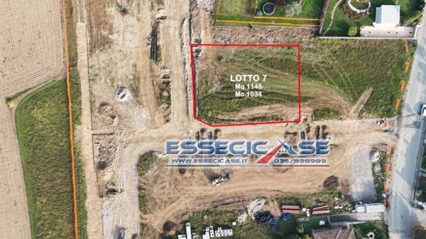 terreno edificabile in vendita a Cologno al Serio