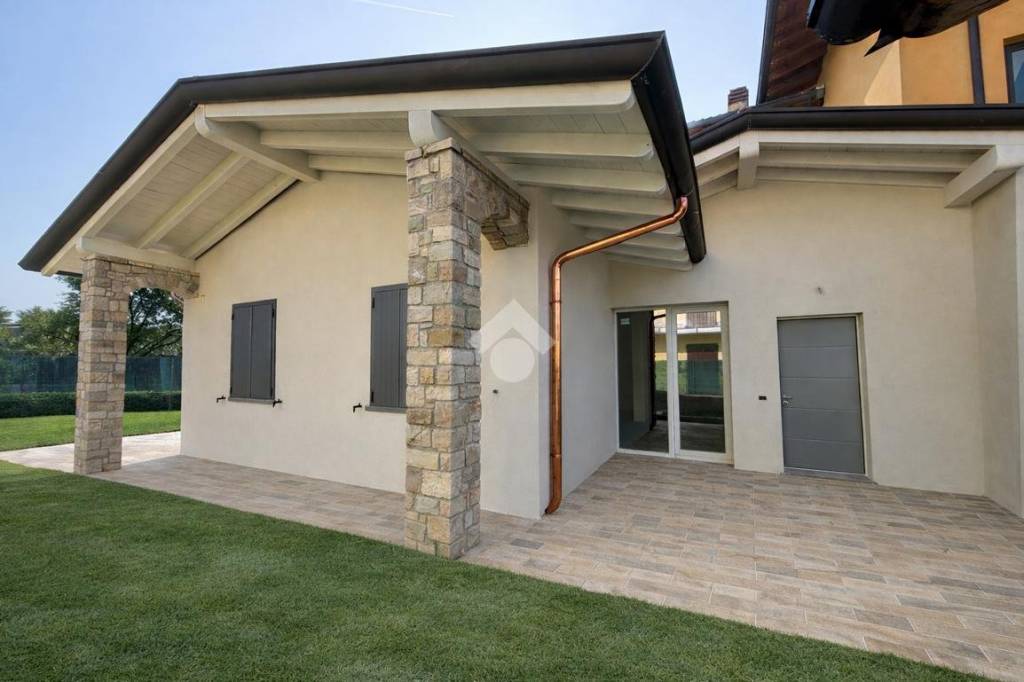 casa indipendente in vendita a Cologno al Serio