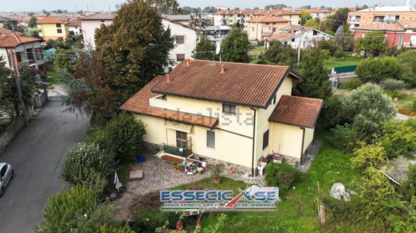 casa indipendente in vendita a Cologno al Serio