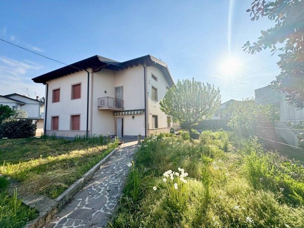casa indipendente in vendita a Cologno al Serio