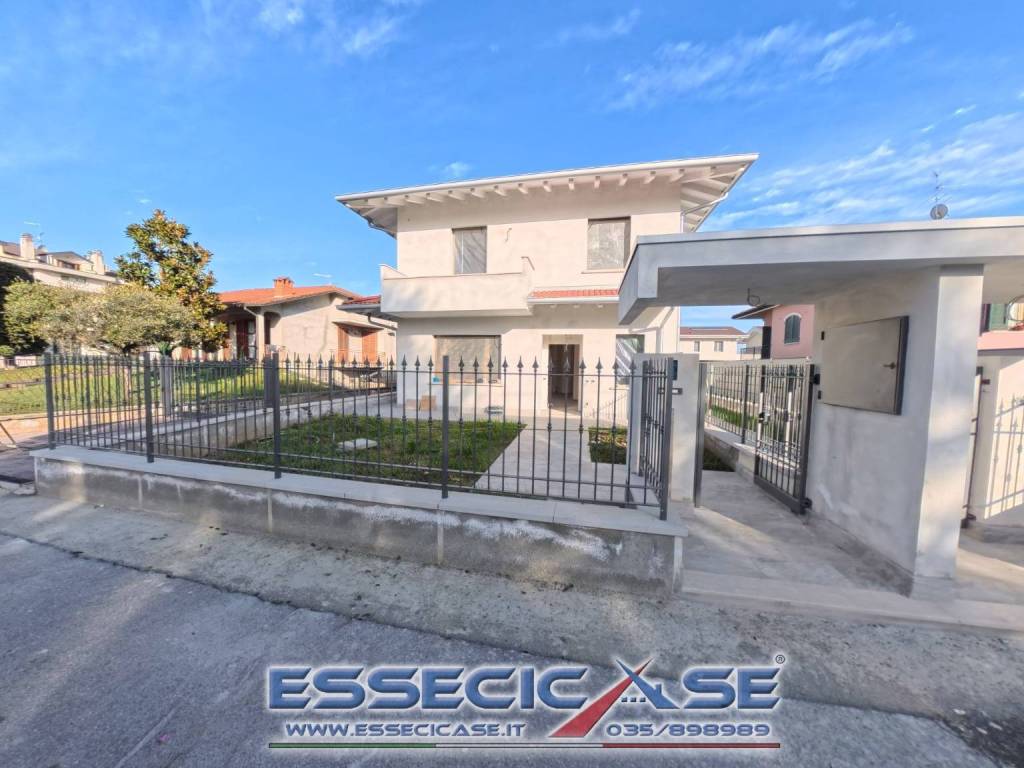 casa indipendente in vendita a Cologno al Serio