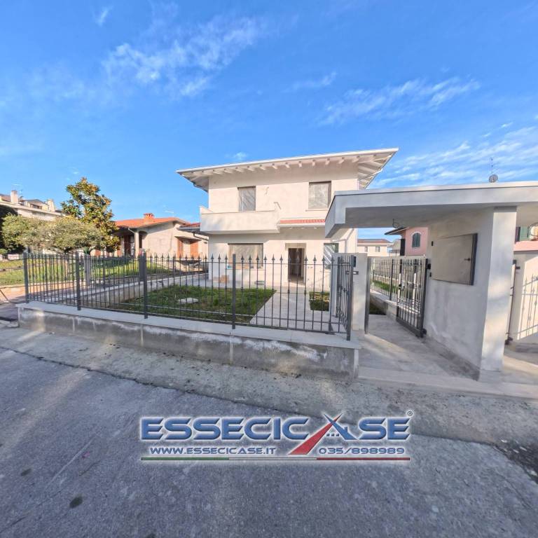 casa indipendente in vendita a Cologno al Serio