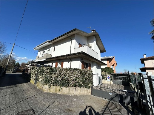 casa indipendente in vendita a Cologno al Serio