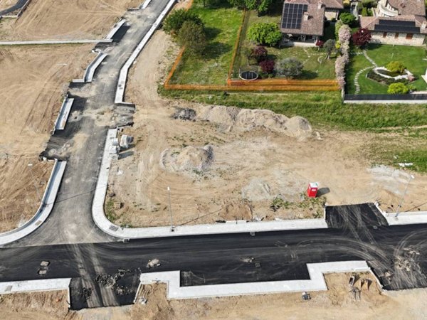 terreno edificabile in vendita a Cologno al Serio