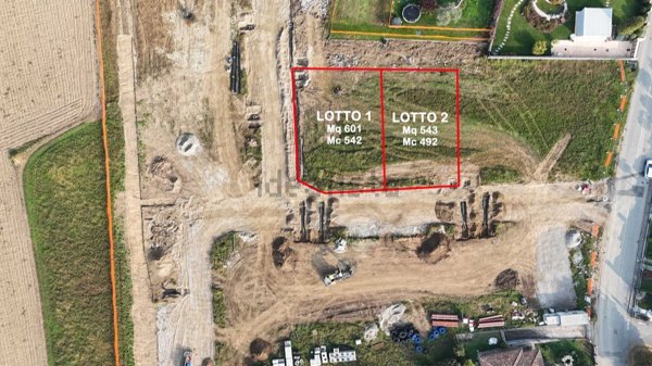 terreno edificabile in vendita a Cologno al Serio in zona Castel Liteggio