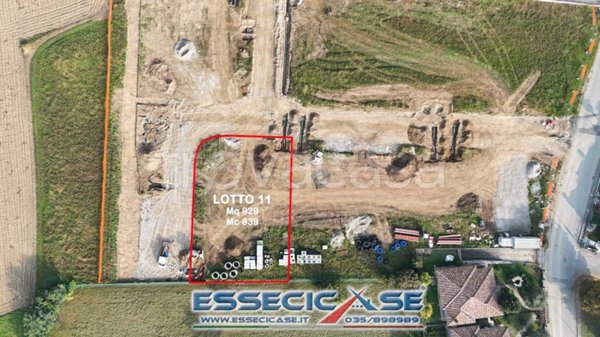 terreno edificabile in vendita a Cologno al Serio in zona Castel Liteggio