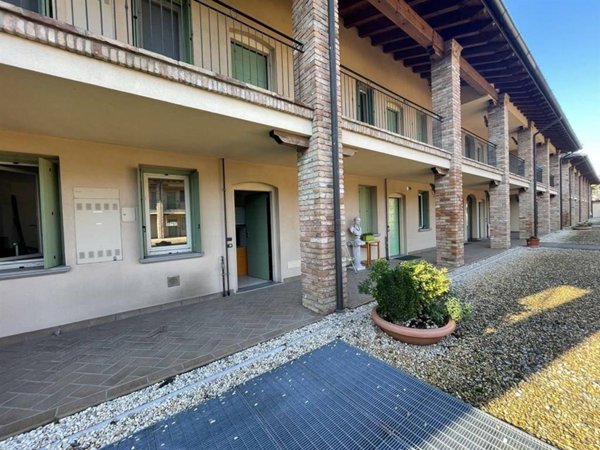 appartamento in vendita a Cologno al Serio in zona Castel Liteggio