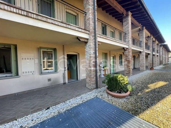 appartamento in vendita a Cologno al Serio in zona Castel Liteggio