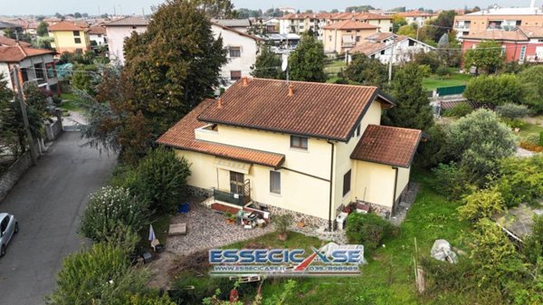 casa indipendente in vendita a Cologno al Serio