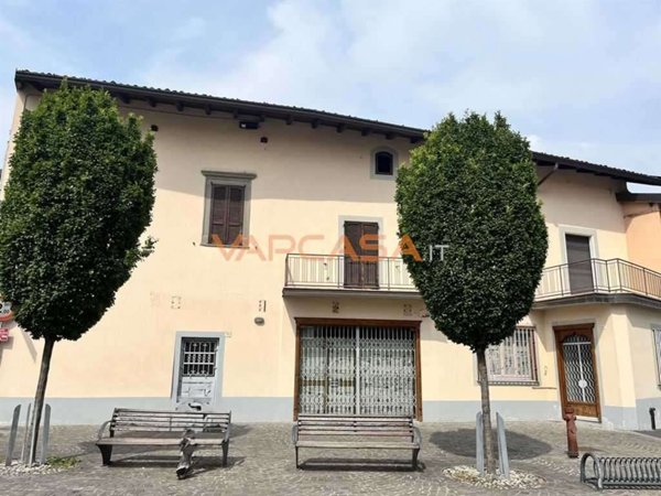 locale commerciale in vendita a Cologno al Serio