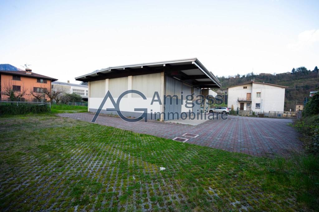 casa indipendente in vendita a Colzate