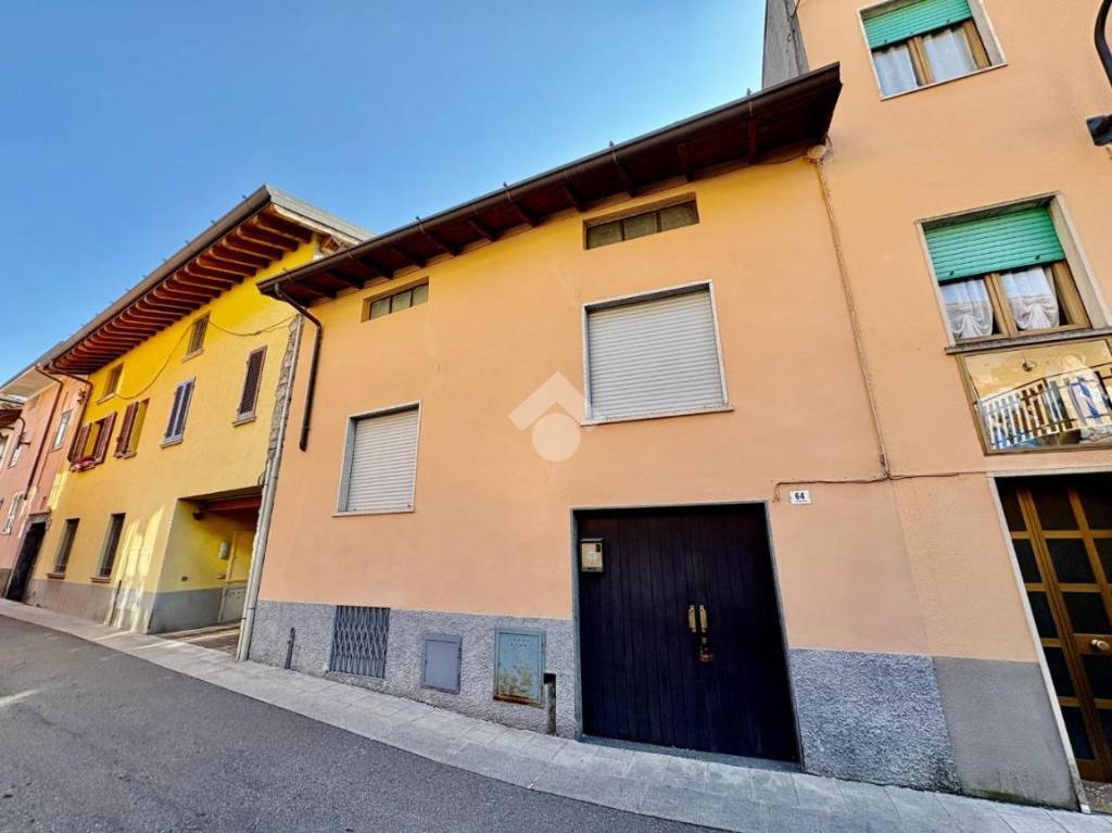casa indipendente in vendita a Colzate