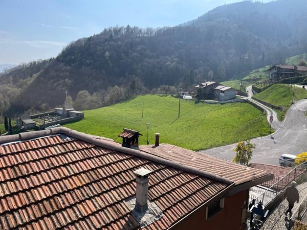 casa indipendente in vendita a Colzate