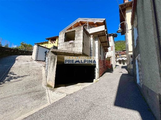 casa indipendente in vendita a Colzate