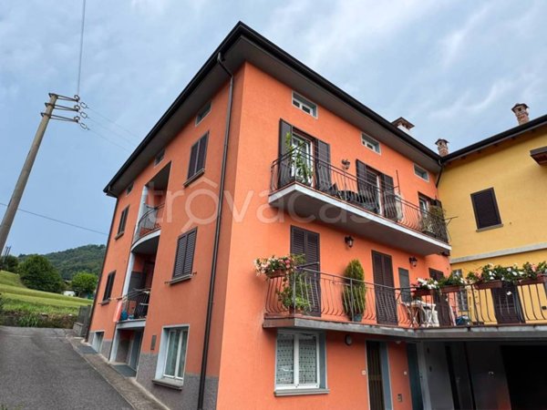 appartamento in vendita a Colzate in zona Bondo Colzate