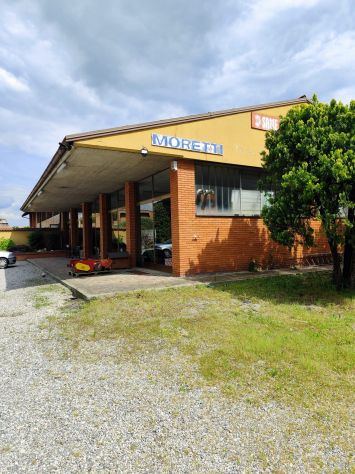 locale commerciale in vendita a Comun Nuovo