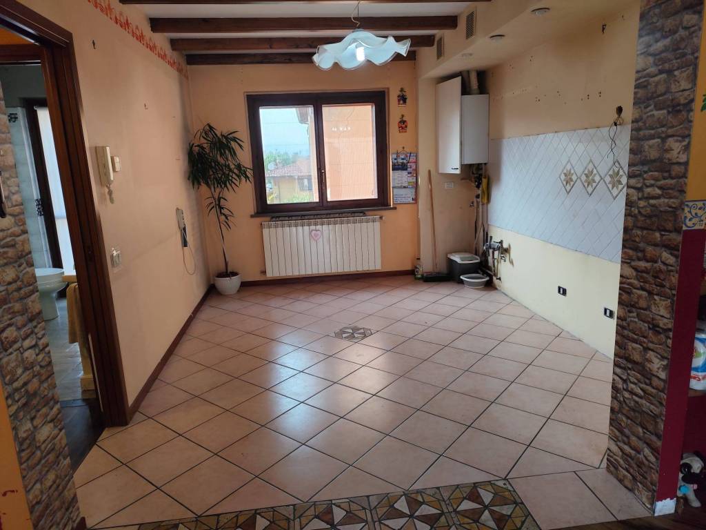 appartamento in vendita a Comun Nuovo