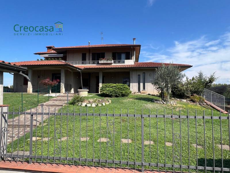 casa indipendente in vendita a Comun Nuovo