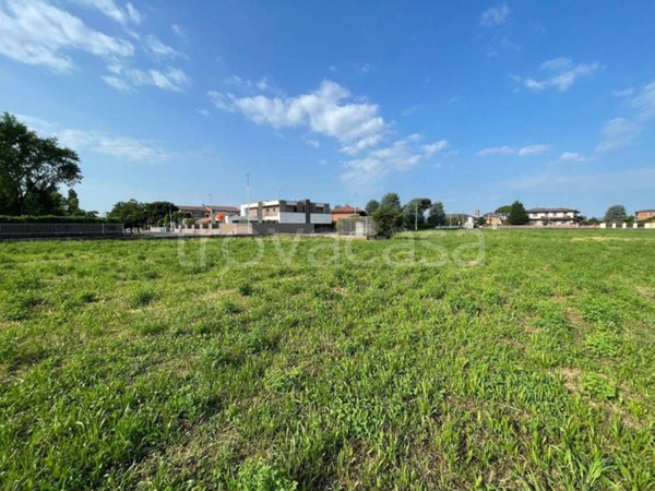 terreno agricolo in vendita a Comun Nuovo