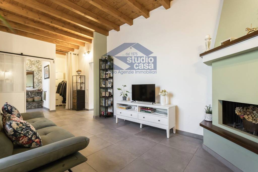 casa indipendente in vendita a Comun Nuovo