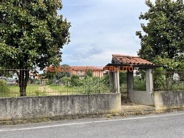 terreno edificabile in vendita a Comun Nuovo