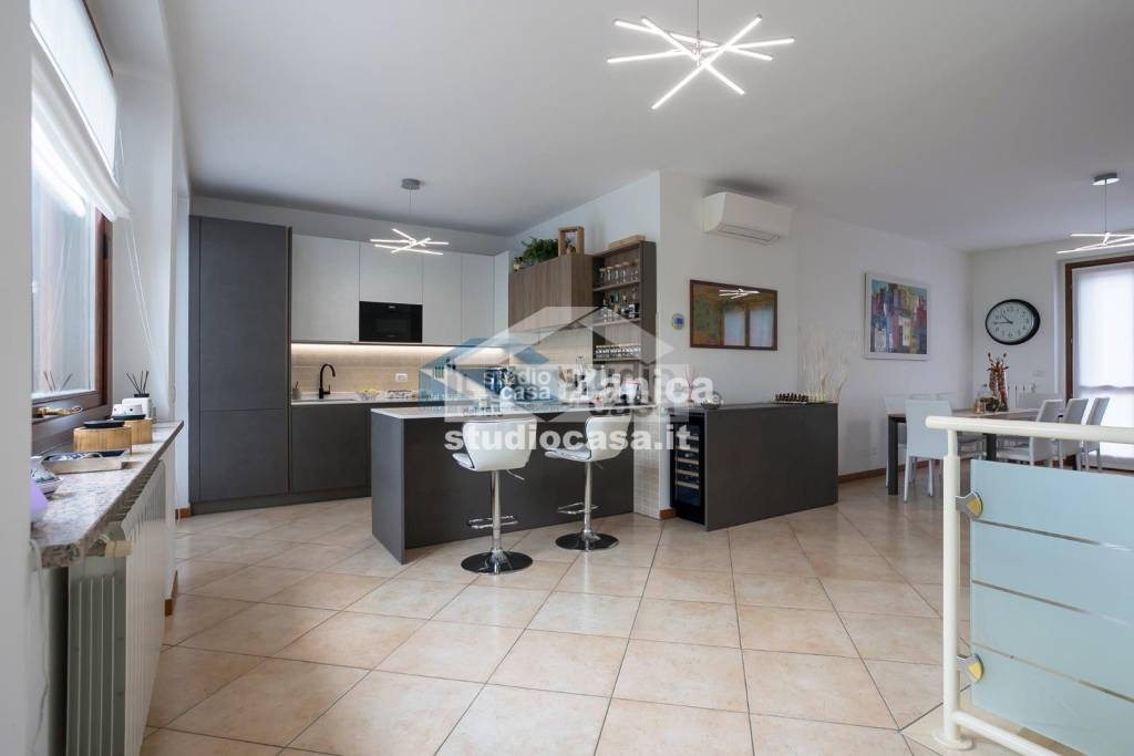 appartamento in vendita a Comun Nuovo