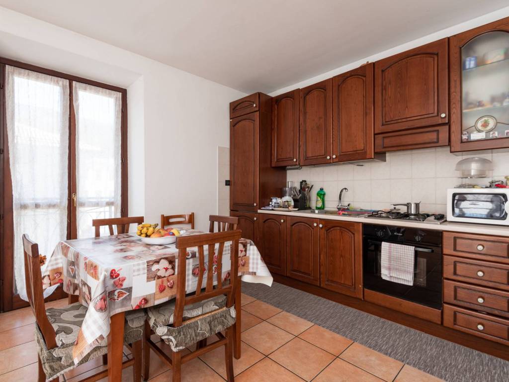 appartamento in vendita a Corna Imagna