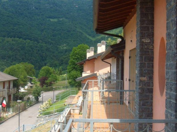 appartamento in vendita a Corna Imagna