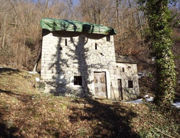 casa indipendente in vendita a Corna Imagna