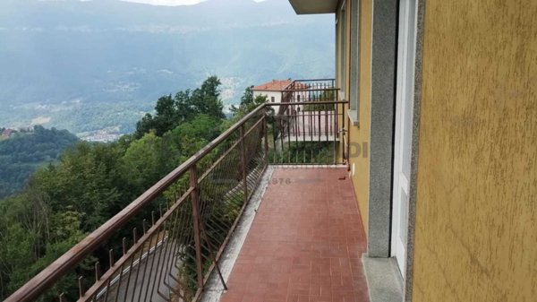 appartamento in vendita a Corna Imagna