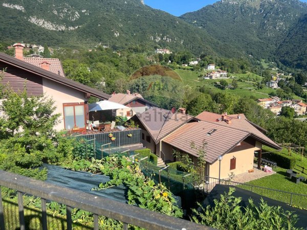 appartamento in vendita a Corna Imagna