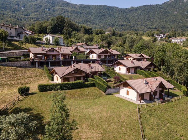 appartamento in vendita a Corna Imagna