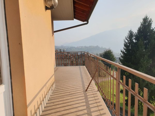 appartamento in vendita a Corna Imagna