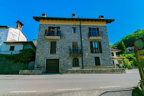 appartamento in vendita a Corna Imagna
