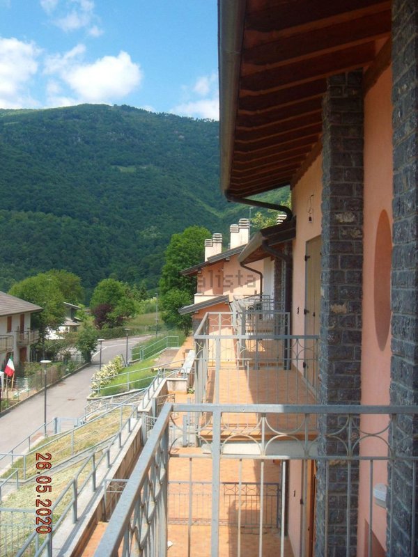 appartamento in vendita a Corna Imagna