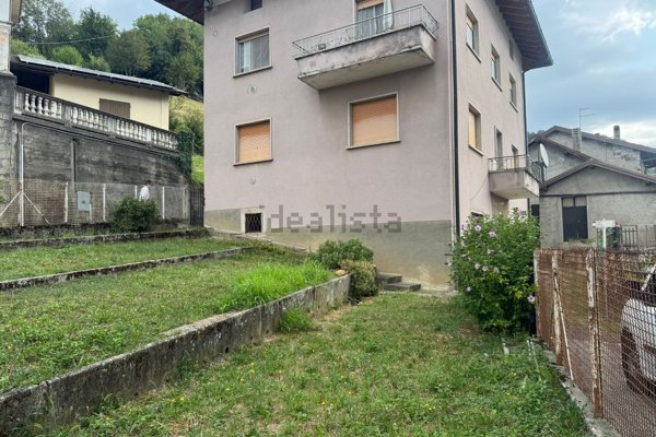 casa indipendente in vendita a Corna Imagna