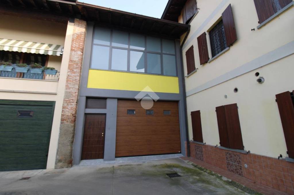 casale in vendita a Cortenuova