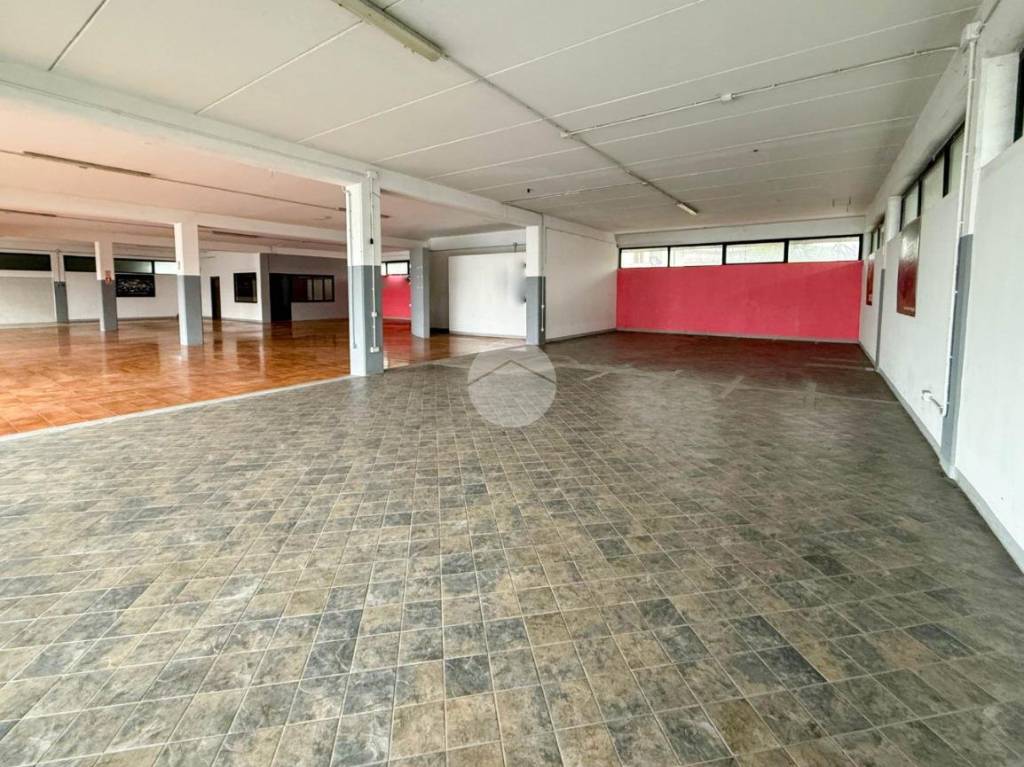 negozio in vendita a Cortenuova