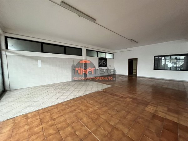 locale commerciale in vendita a Cortenuova