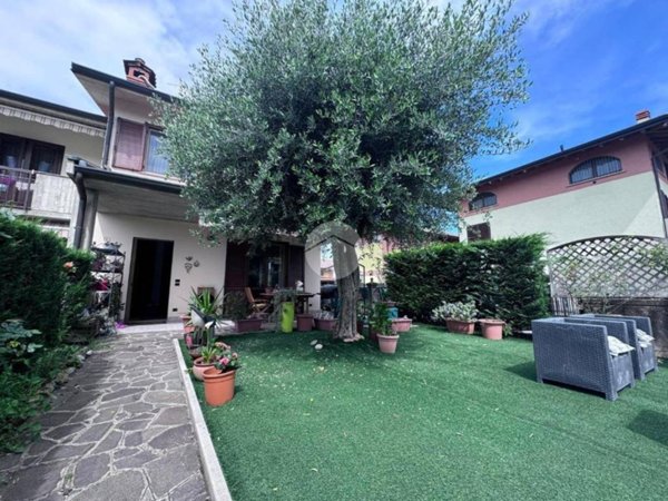 casa indipendente in vendita a Costa di Mezzate